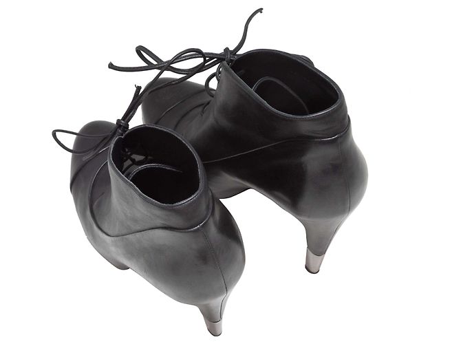 Schwarze Chanel Leder-Cap-Toe Stiefeletten mit Absatz Größe 41 - Ansicht 3