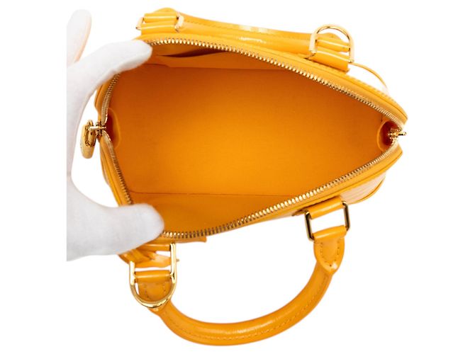 Borsa Louis Vuitton Monogram Vernis Alma BB Gialla Giallo - vista 4