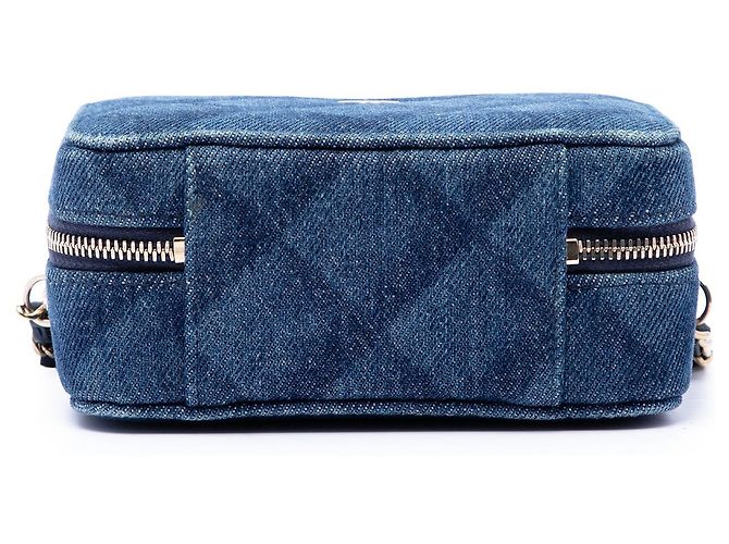 Borsa a tracolla camera case in denim con stampa CC blu Chanel - vista 3