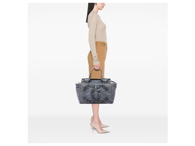 Borsa Shopper Chanel CC in tela a righe blu - vista 6
