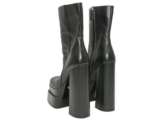 Bottines à plateforme noires Versace Taille 37 - vue 3