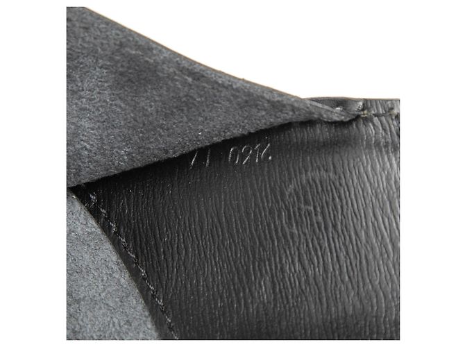 Borsa a tracolla Louis Vuitton Epi Cluny nera Nero - vista 6