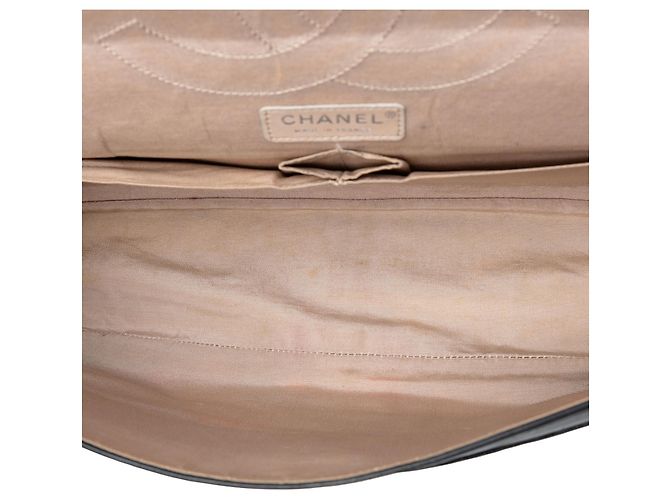 Cambon Borsa a tracolla Chanel Maxi Reissue 2.55 Double Flap in pelle di vitello goffrata nera Nero - vista 4