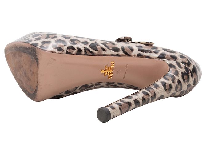 Beige & Black Prada Lackleder Leopard Mary Jane Pumps Größe 39 - Ansicht 5