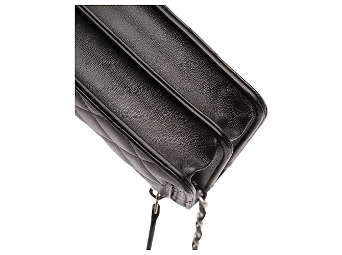 Wallet On Chain Mini borsa a tracolla Chanel Mini CC in agnello nero con catena - vista 9