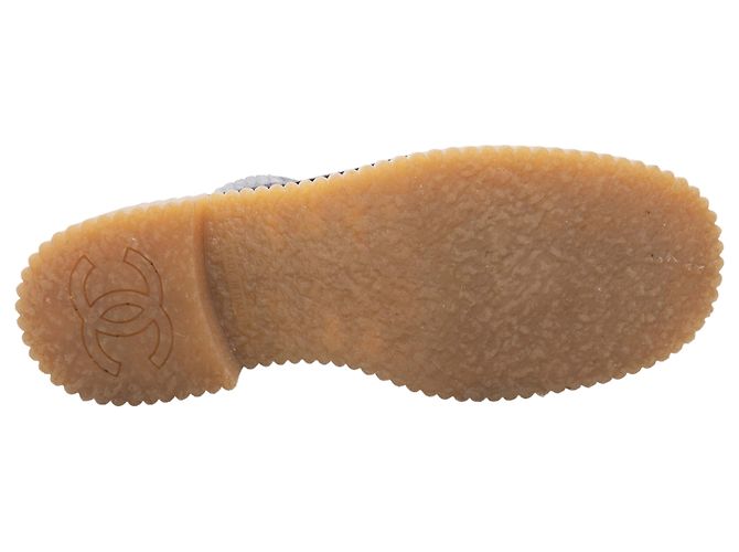 Grau & Schwarze Chanel gesteppte Wildleder- und Lederstiefel mit Cap-Toe Größe 36 - Ansicht 5