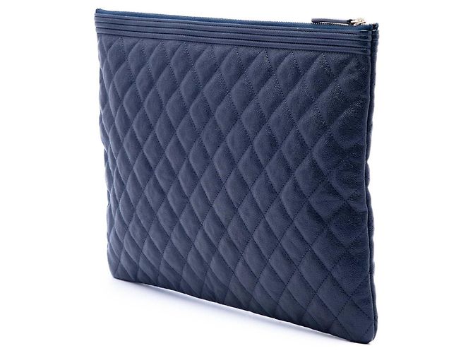 Blauer Chanel Large Quilted Caviar Boy O Case Clutch - Ansicht 2