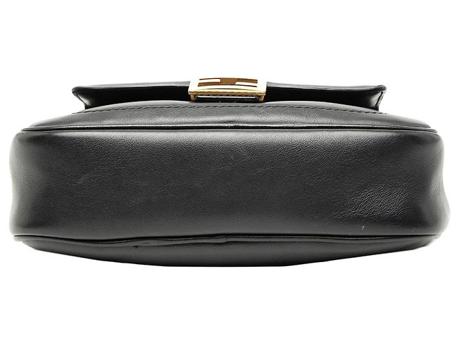 Borsa a tracolla Fendi Easy 2 Baguette in pelle nera Nero - vista 3