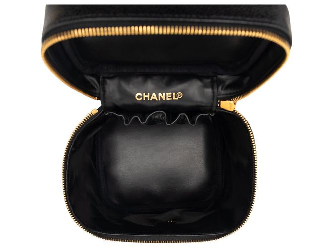 Vanity Beauty case Chanel CC Caviar nero - vista 4