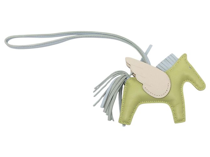 Charm per borsa Hermès Milo in agnello e Swift Grigri Rodeo Pegase verde Portachiavi PM - vista 2