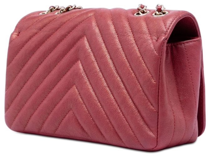 Borsa a tracolla Chanel Small Chevron Caviar rossa con patta Rosso - vista 2
