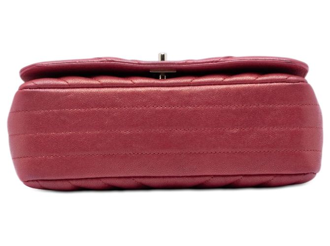 Borsa a tracolla Chanel Small Chevron Caviar rossa con patta Rosso - vista 3