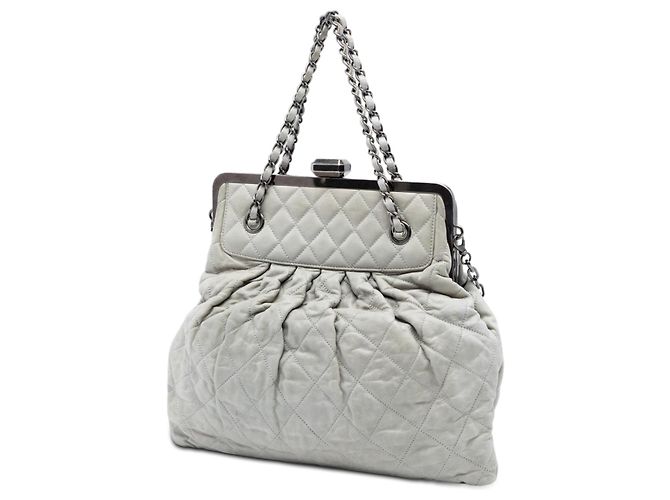 Borsa Chanel Chic Quilt Frame in pelle di vitello iridescente grigia Grigio - vista 2