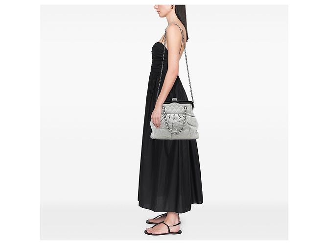 Borsa Chanel Chic Quilt Frame in pelle di vitello iridescente grigia Grigio - vista 7