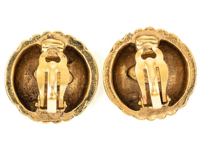 Orecchini a clip Chanel CC placcati oro con conchiglia D'oro - vista 2