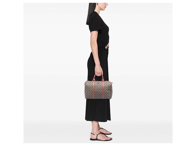Bolsa Boston Gucci Medium GG Supreme Joy bege - vista 7