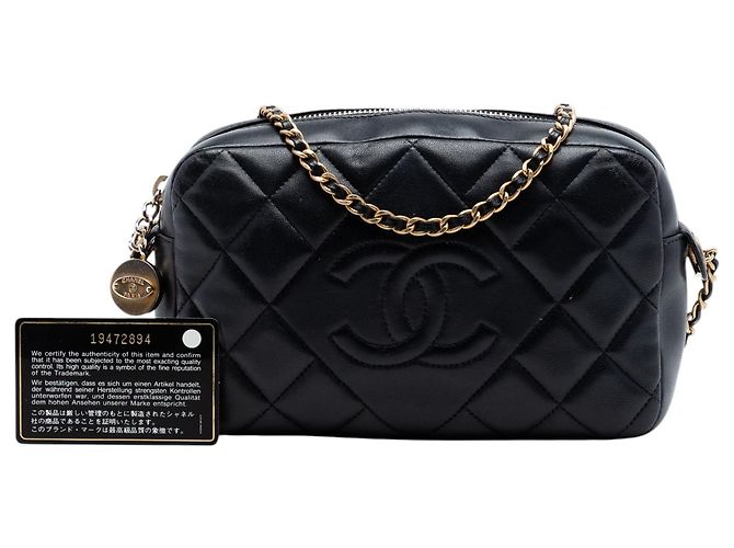 Camera Bolsa tiracolo Chanel CC em pele de cordeiro acolchoada preta com padrão de diamante - vista 7
