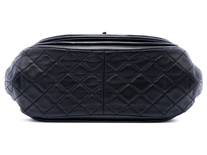 Borsa a tracolla Chanel Twist Crescent in vernice trapuntata e agnello nero - vista 3