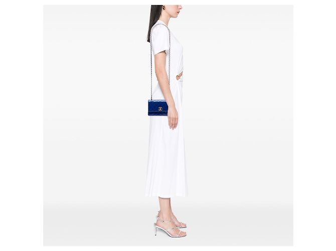 Borsa a tracolla Chanel CC Quilted Patent Single Flap blu - vista 6