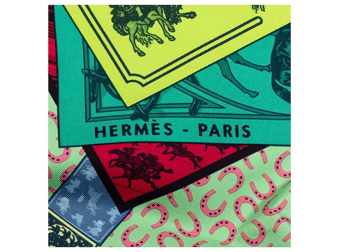 Sciarpa in seta verde Hermès A Cheval Sur Mon Carre Fazzoletti - vista 4