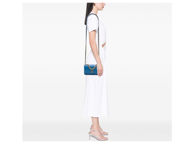 Wallet On Chain Portafoglio con catena 19 in agnello trapuntato blu Chanel - vista 6