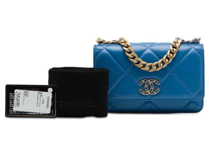 Wallet On Chain Portafoglio con catena 19 in agnello trapuntato blu Chanel - vista 7