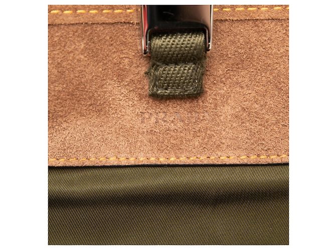 Custodia per smartphone e borsa a tracolla in nylon Re Prada verde con bordi in scamosciato - vista 5
