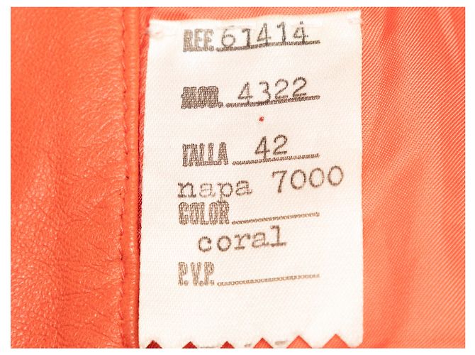 Orangefarbenes Loewe Leder-Set mit Kurzarmblazer und Rock Größe EU 42 - Ansicht 9