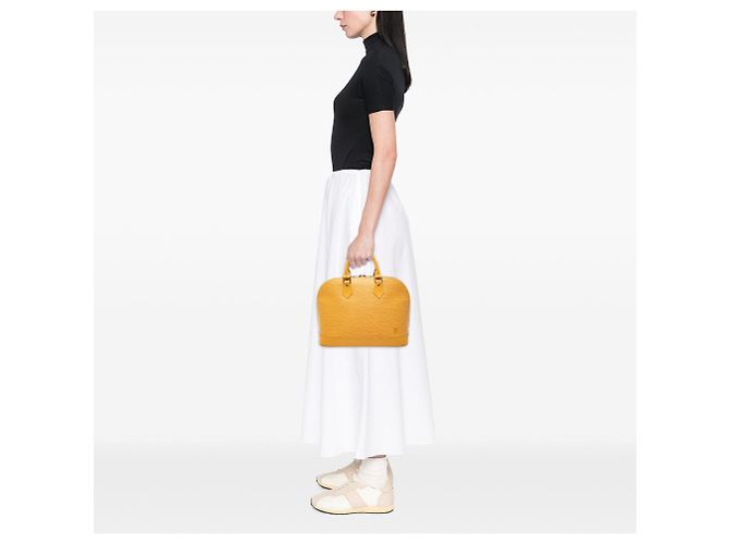 Borsa Louis Vuitton Epi Alma PM Gialla Giallo - vista 7