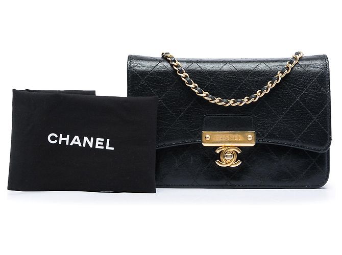 Wallet On Chain Bolsa transversal de corrente e carteira em pele de cabra acolchoada preta com CC dourado Chanel Preto - vista 8