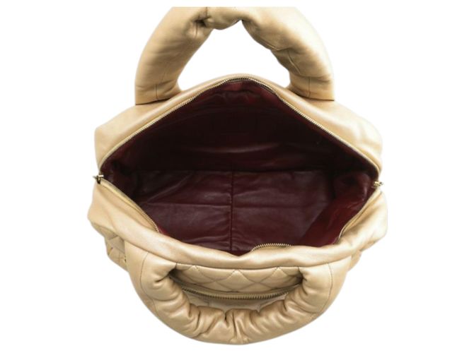 Borsa Bowler Coco Cocoon in agnello metallizzato trapuntato oro Chanel D'oro - vista 4