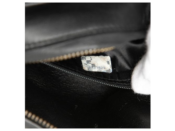 Chanel Mini CC gesteppte Lammfell Camera Bag in Schwarz mit Quaste - Ansicht 6