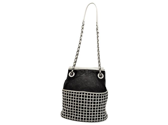 Borsa bucket in mesh e pelle di vitello nera Chanel CC Nero - vista 2