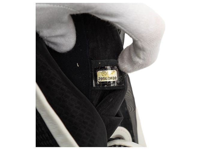 Borsa bucket in mesh e pelle di vitello nera Chanel CC Nero - vista 6
