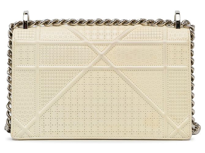 Weiße Diorama Crossbody-Tasche aus Lackleder, Größe Medium von Dior - Ansicht 4