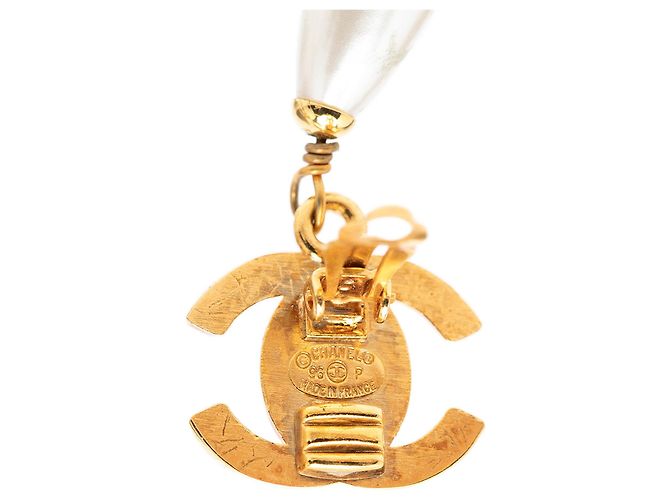 Orecchini a clip Chanel CC placcati oro con gocce di perle finte e chiusura Turn Lock D'oro - vista 3