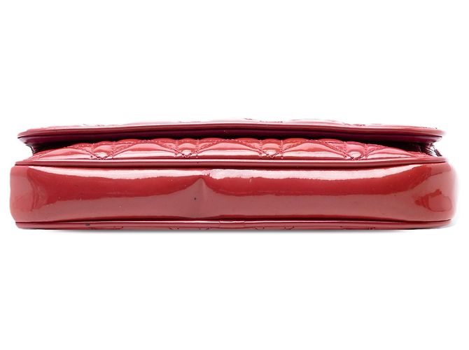Portafoglio Lady Dior con catena in vernice cannage rosso a tracolla - vista 3