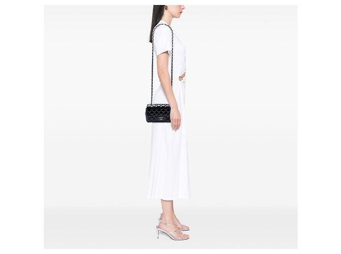 Borsa a tracolla Chanel Mini Rectangular Classic in vernice nera con patta singola Nero - vista 6