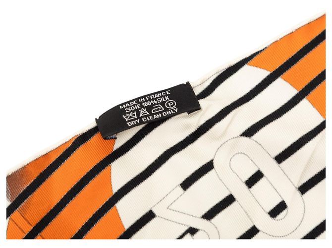 Pañuelo de seda Orange Hermès Triangular H Au Galop Naranja - vista 3