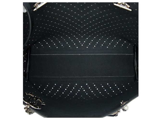 Tote Shopping Chanel CC in Caviar Chevron Perforato Bianco - vista 4