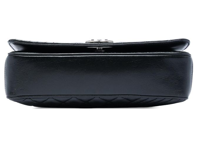 Borsa a tracolla Chanel Medium Quilted Aged Calfskin Coco Boy Flap Nera Nero - vista 3
