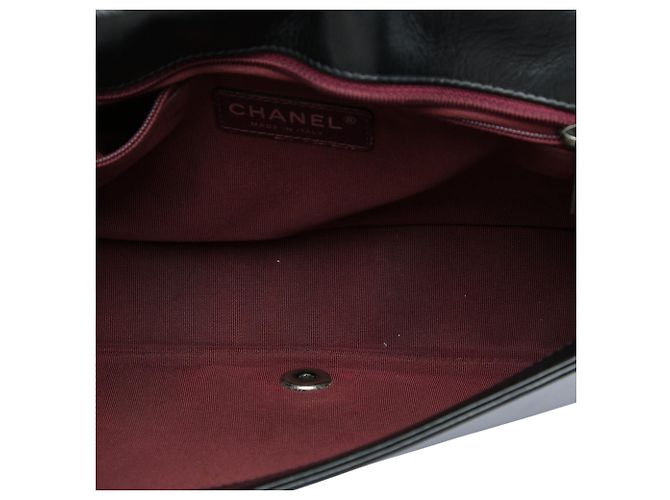 Borsa a tracolla Chanel Medium Quilted Aged Calfskin Coco Boy Flap Nera Nero - vista 4