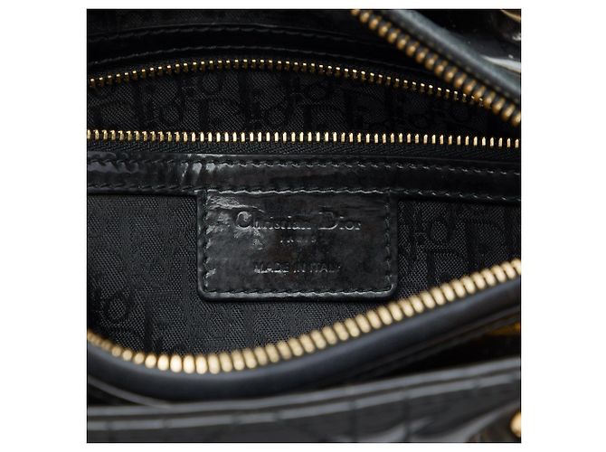 Sac à main Lady Dior Medium en cuir verni Cannage noir - vue 5