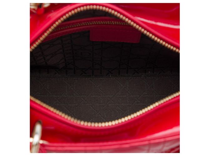 Borsa Lady Dior Medium in vernice cannage rosso - vista 4