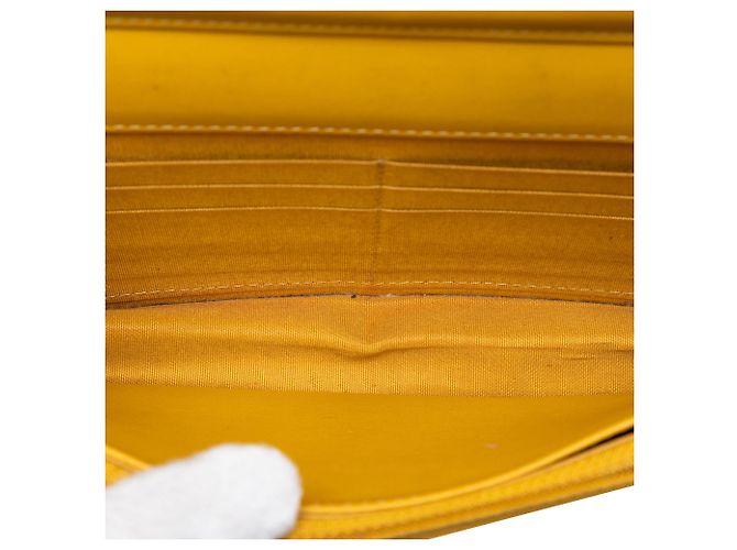 Borsa a tracolla Chanel Caviar CC Filigree Wallet On Chain gialla Giallo - vista 4