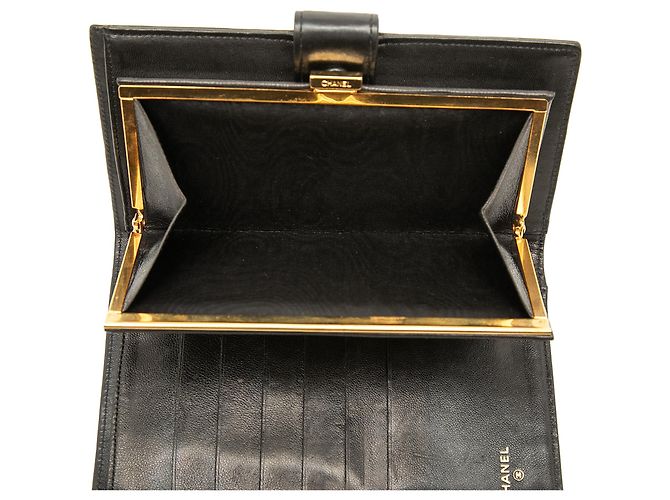 Portafoglio lungo bifold in agnello nero con CC Chanel - vista 5