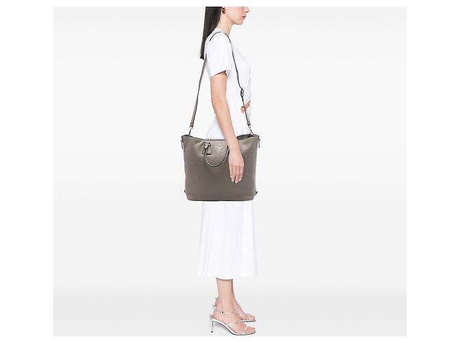 Borsa Tote Convertibile con Zip Laterale in Vitello Daino Marrone Prada - vista 6