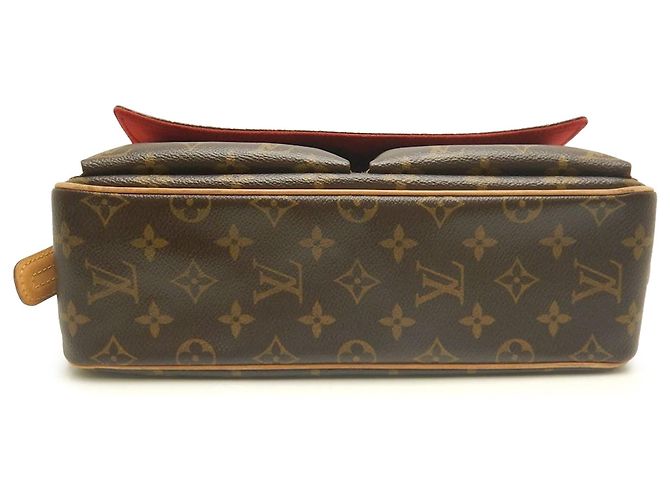 Borsa a tracolla Louis Vuitton Monogram Viva Cite MM marrone - vista 3