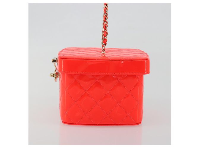 Chanel Make-up-Etui Minaudière gestepptes Lack Mini Rot - Ansicht 3
