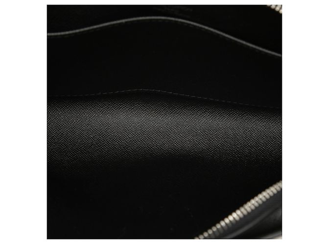 Pochette Baikal in pelle Taiga nera Louis Vuitton Nero - vista 4